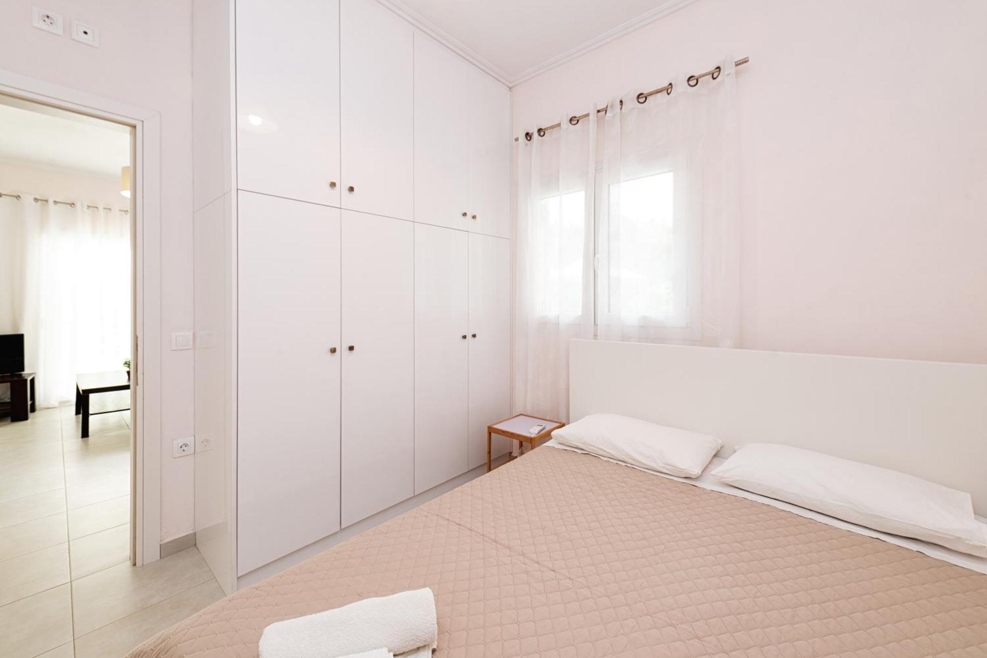 Lazaros Apartments Gouvia Esterno foto