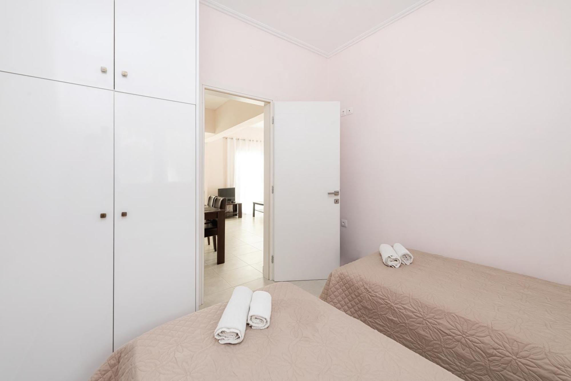 Lazaros Apartments Gouvia Esterno foto